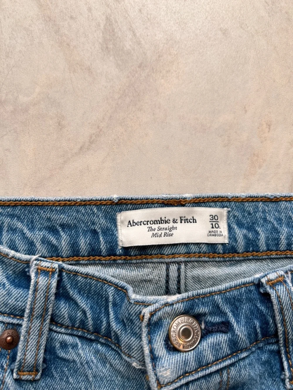 Abercrombie & Fitch The Straight Mid Rise Jeans - Picture 2 of 6